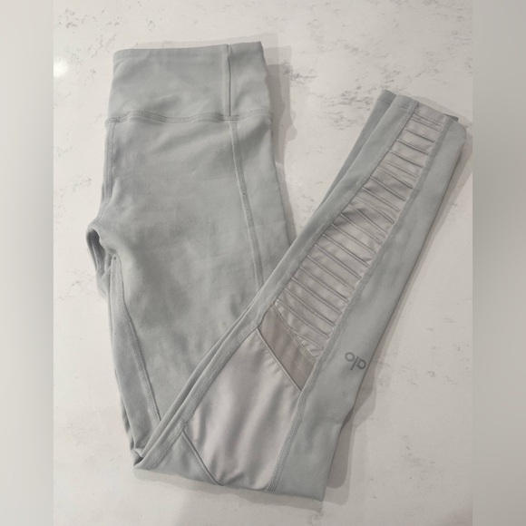 ALO Yoga Pants - ALO Yoga Light Gray Leggings -preloved